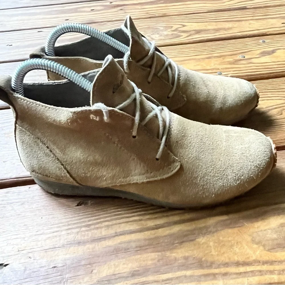 Eddie Bauer Transition Chukka Boot Suede Lace Up Walking Women's 6 Tan